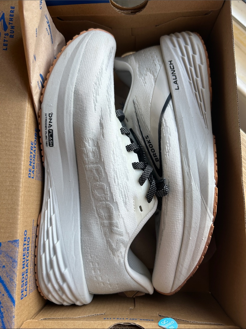 Brooks Launch 11 Running Shoes - White with Gum Sole - Picture 2 of 10